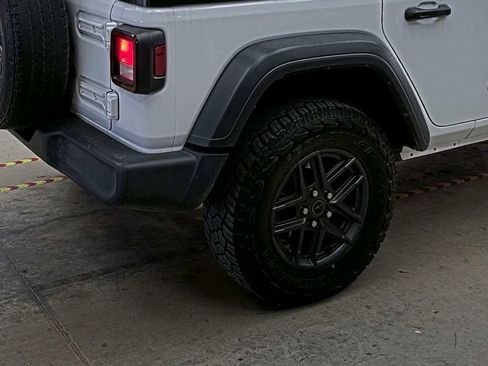 Used 2024 Jeep Wrangler Unlimited Sport image 7