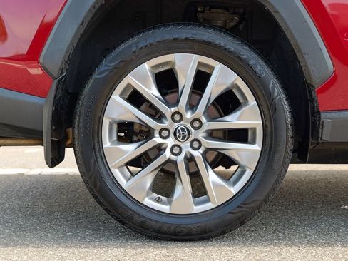 Used 2019 Toyota RAV4 XLE Premium w/ All Weather Liner Package AWD/4WD image 13