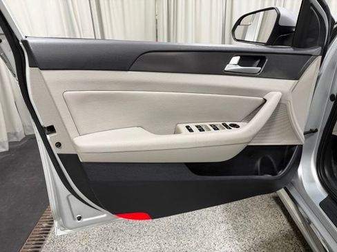 Used 2017 Hyundai Sonata Sport w/ Value Edition Package 02 FWD image 18