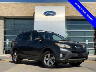 Used 2015 Toyota RAV4 XLE video 1