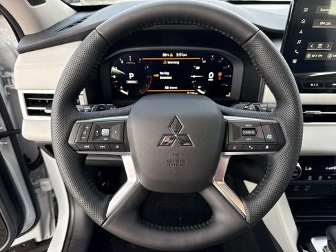 New 2026 Mitsubishi Outlander SE FWD image 38