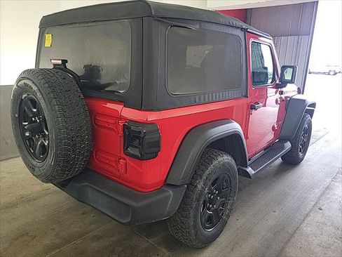 Used 2020 Jeep Wrangler Sport AWD/4WD image 3