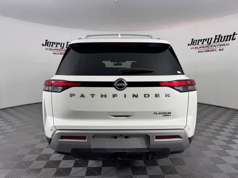 Used 2023 Nissan Pathfinder Platinum AWD/4WD image 8