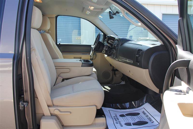 Used 2008 Chevrolet Silverado 1500 LT w/ Power Pack Plus AWD/4WD image 18