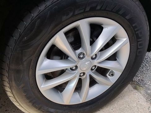 Used 2017 Kia Sorento FWD image 26