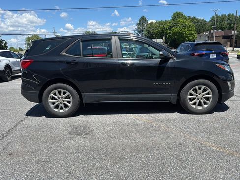 Used 2020 Chevrolet Equinox LS FWD image 6