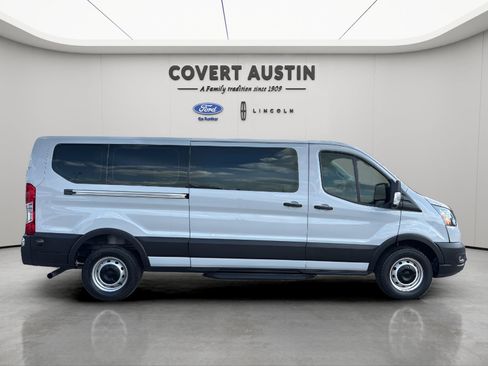 Used 2023 Ford Transit 250 Low Roof RWD image 3