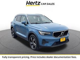 Used 2024 Volvo XC40 B5 Core AWD/4WD video 1