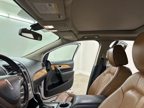 Used 2014 Lincoln MKX AWD w/ Equipment Group 101A image 34