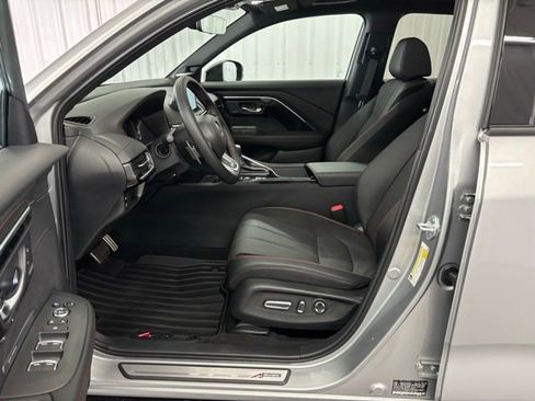 Certified 2025 Acura ADX A-Spec image 2