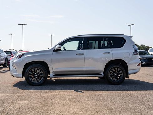 Used 2023 Lexus GX 460 Premium w/ Premium Package AWD/4WD image 4