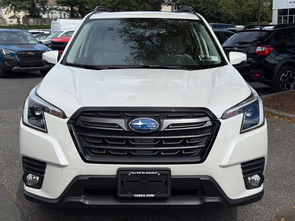 Certified 2023 Subaru Forester Limited AWD/4WD image 3