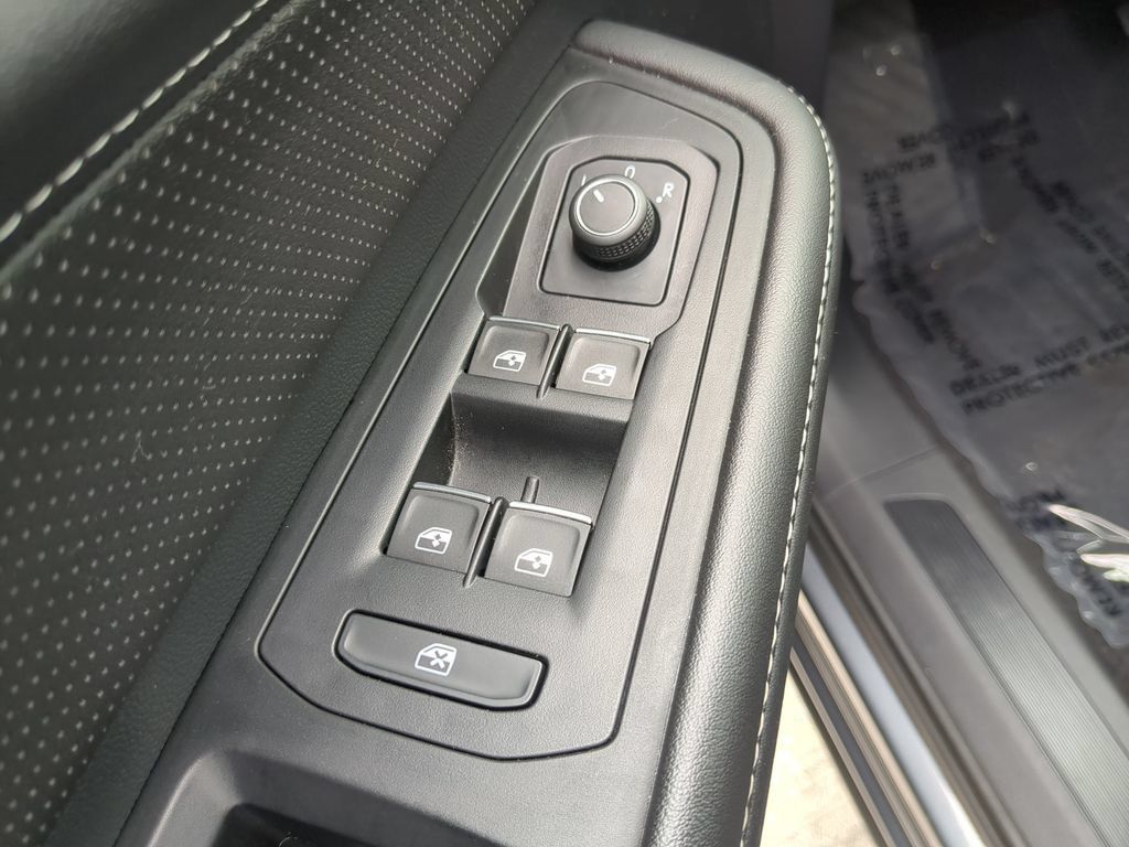 Certified 2024 Volkswagen Atlas SE FWD image 18