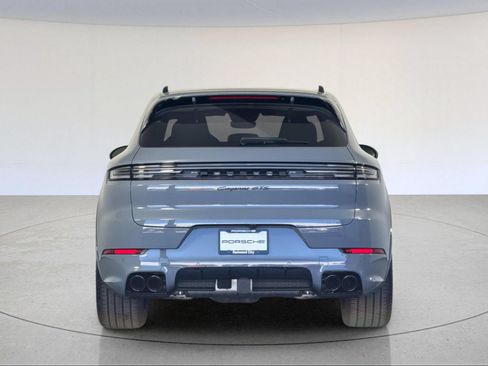 New 2026 Porsche Cayenne GTS AWD/4WD image 7