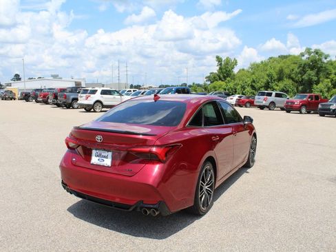 Used 2019 Toyota Avalon XSE FWD image 7