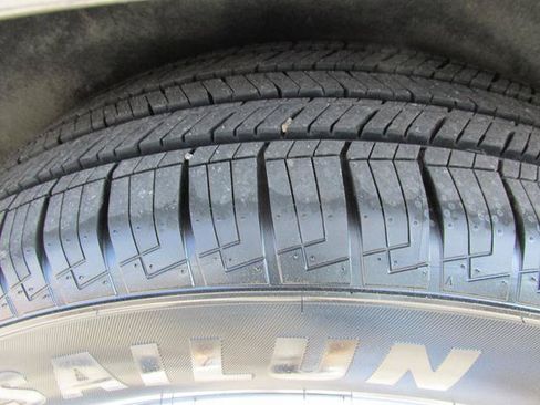 Used 2021 Chrysler Voyager Lxi FWD image 8