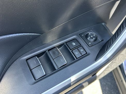 Used 2023 Toyota RAV4 XLE AWD/4WD image 17