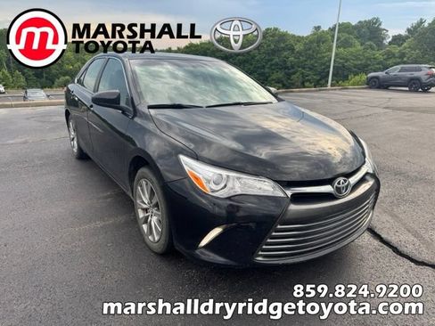 Used 2017 Toyota Camry XLE w/ Moonroof Package FWD image 1