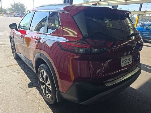 Used 2022 Nissan Rogue SV w/ SV Premium Package FWD image 3