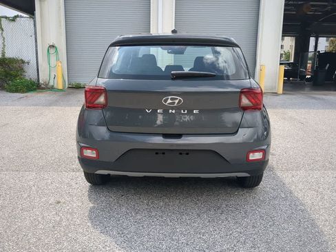 New 2026 Hyundai Venue SE FWD image 6