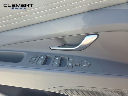 New 2025 Hyundai Elantra SEL image 25
