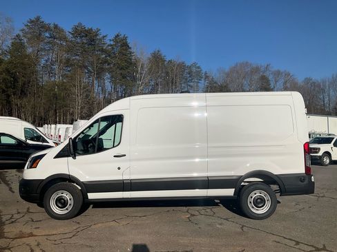 New 2026 Ford Transit 250 148 Medium Roof RWD image 8