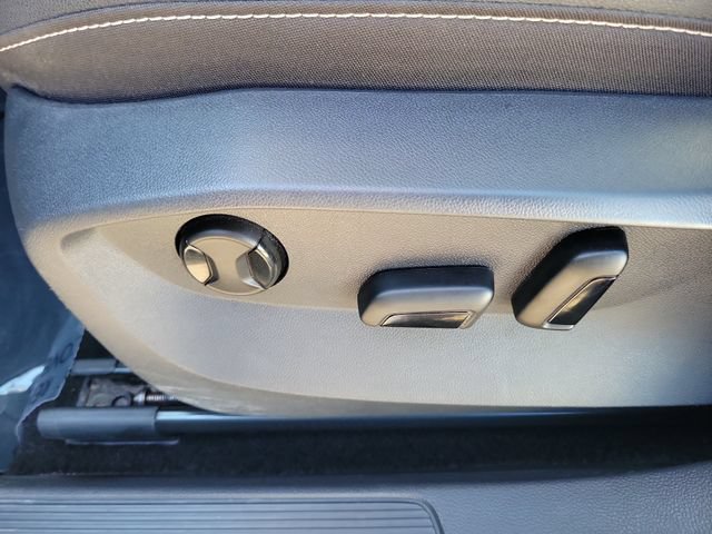 Certified 2024 Volkswagen Taos SE FWD image 18