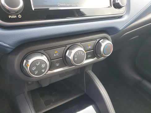 Used 2025 Nissan Versa SV FWD image 20