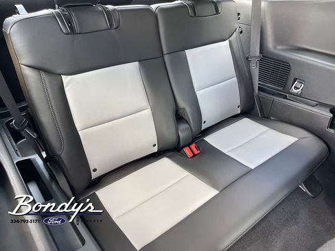 Used 2024 Ford Explorer XLT w/ Equipment Group 202A RWD image 17