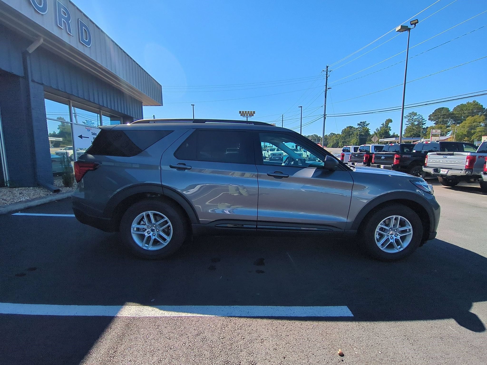 Certified 2026 Ford Explorer Active RWD image 4