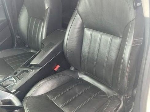 Used 2011 Buick Regal CXL w/ RL5 Preferred Equipment Group FWD image 4