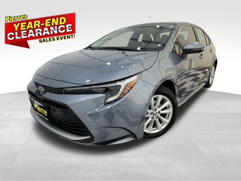 Used 2025 Toyota Corolla XLE image 1