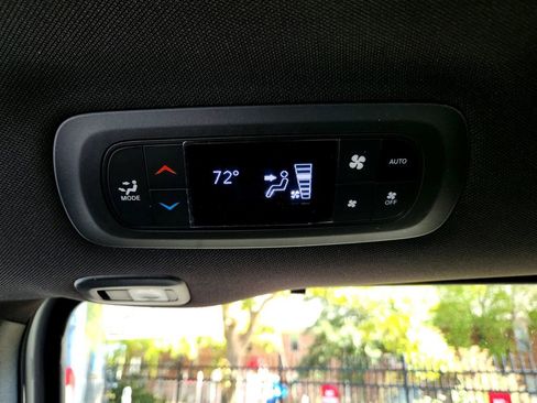 New 2026 Chrysler Pacifica Limited w/ Uconnect Theater Family Group image 34