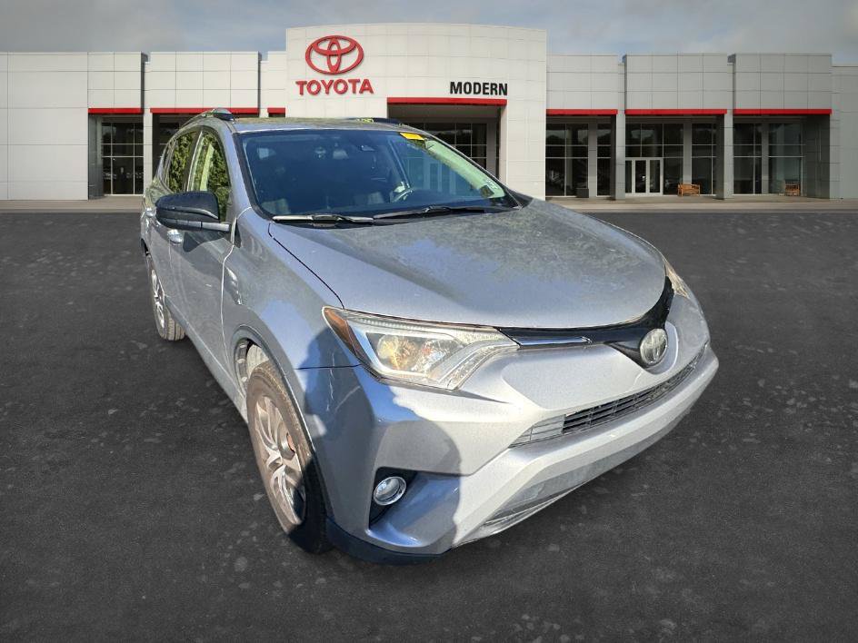 Used 2018 Toyota RAV4 LE FWD image 15