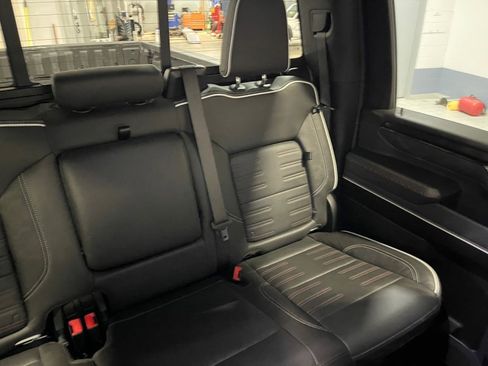 Used 2025 GMC Sierra 2500 AT4X image 14