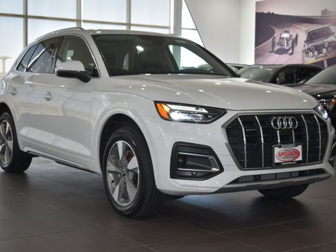 Used 2023 Audi Q5 2.0T Premium Plus w/ Premium Plus Package AWD/4WD image 4