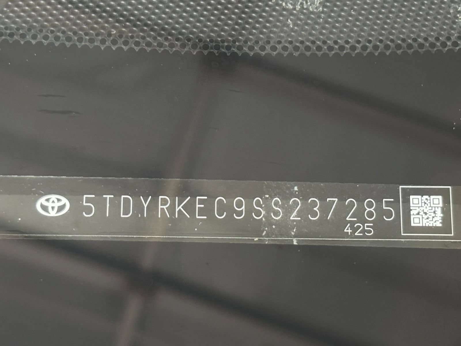 Used 2025 Toyota Sienna XLE FWD image 31