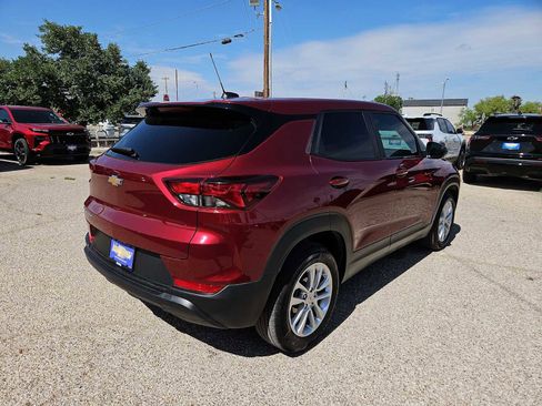 Used 2025 Chevrolet TrailBlazer LS w/ LS Convenience Package FWD image 8