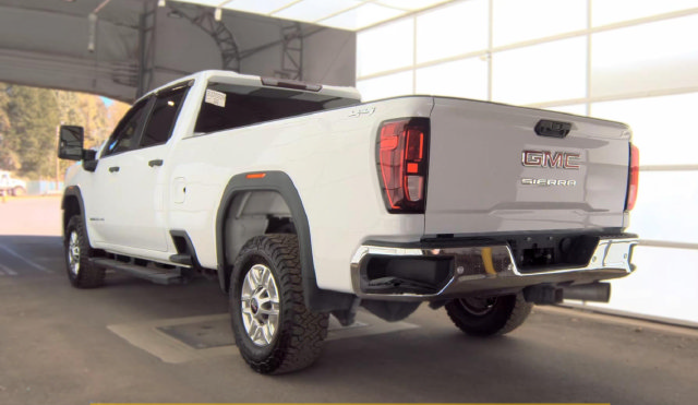 Used 2023 GMC Sierra 2500 Pro w/ Gooseneck/5TH Wheel Package AWD/4WD image 7