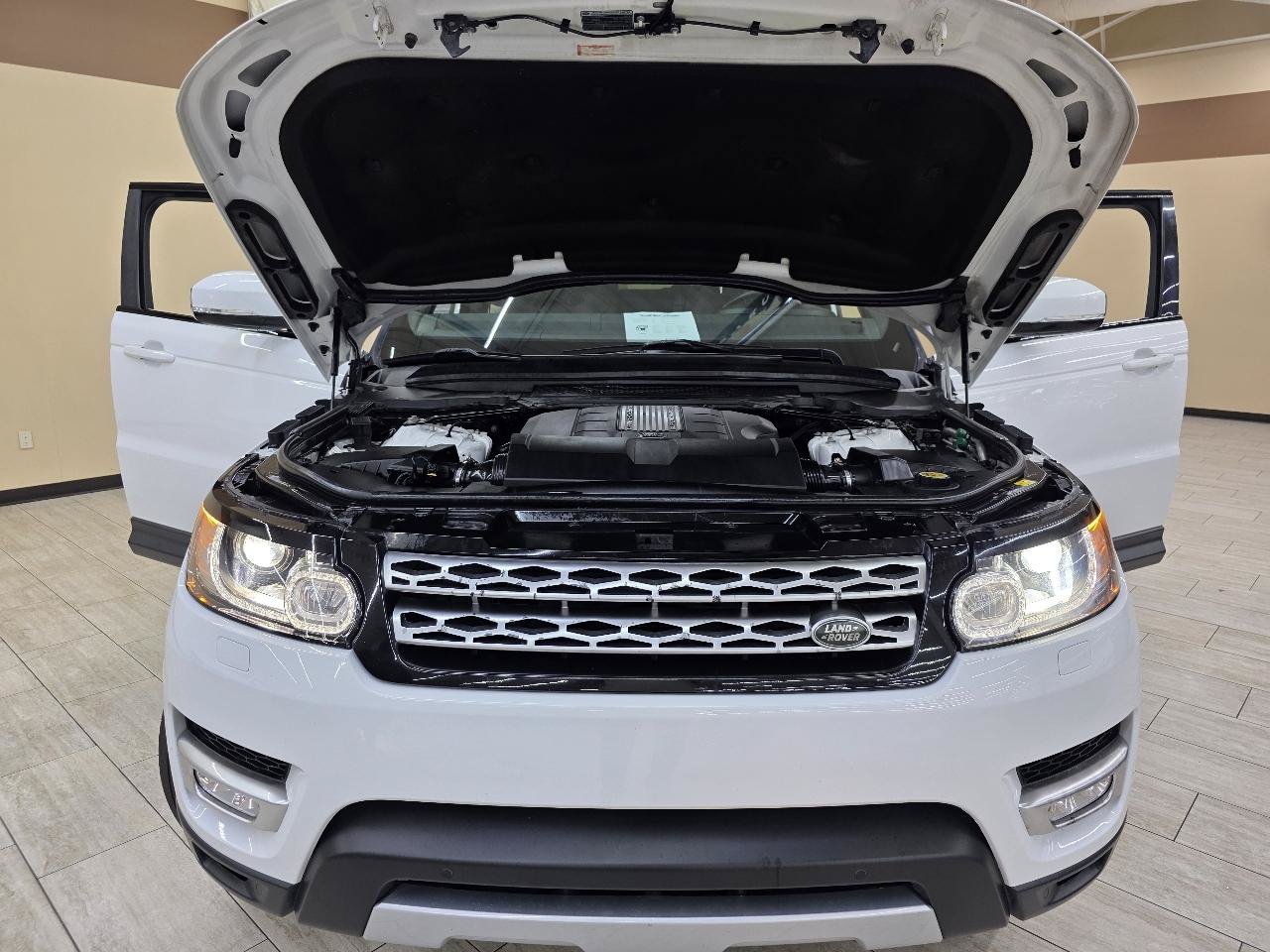 Used 2015 Land Rover Range Rover Sport HSE AWD/4WD image 46