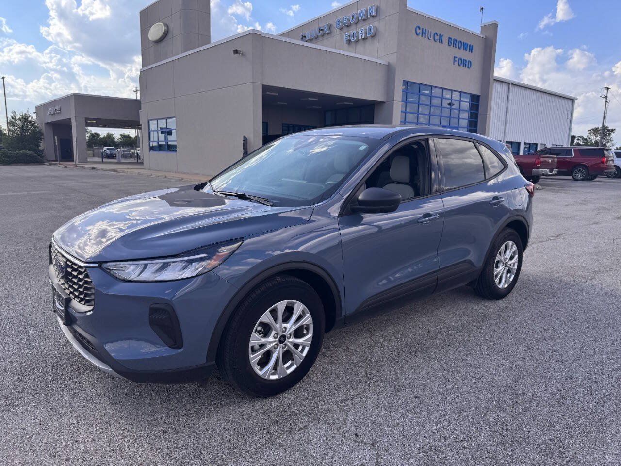 Used 2025 Ford Escape Active w/ Tech Pack #1 FWD image 1