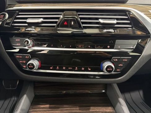 Certified 2023 BMW 530i xDrive w/ M Sport Package AWD/4WD image 36