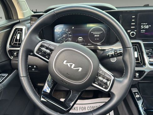 Used 2023 Kia Sorento SX AWD/4WD image 10