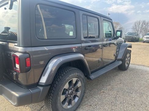 Used 2019 Jeep Wrangler Unlimited Sahara image 3
