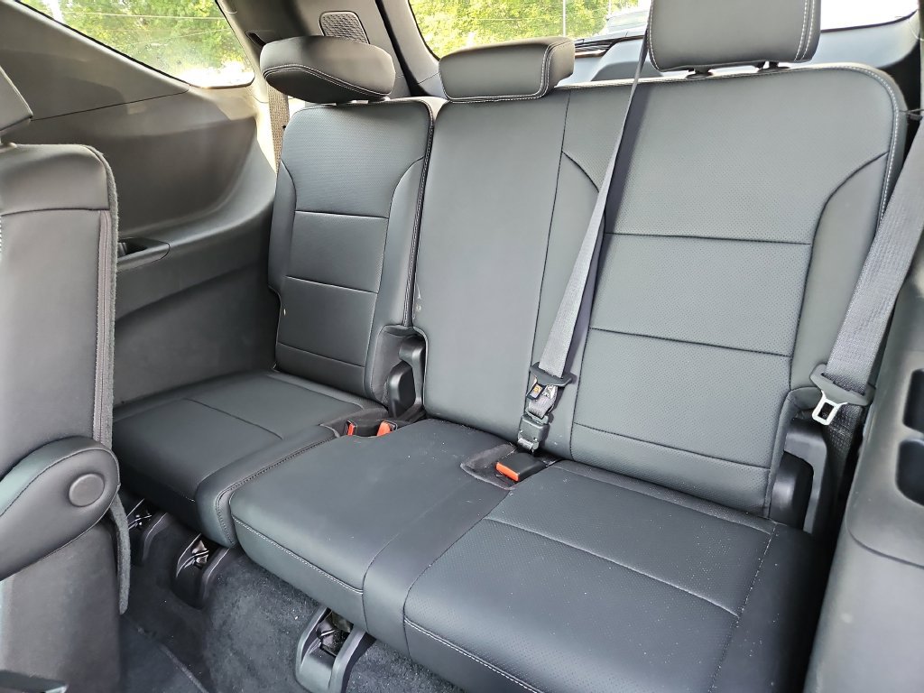 Used 2026 Chevrolet Traverse LT FWD image 17