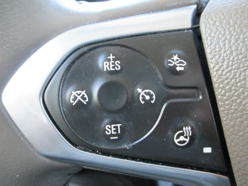 Used 2020 Chevrolet Traverse LT w/ LT Premium Package image 23