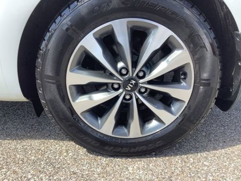 Used 2015 Kia Sedona SX FWD image 35