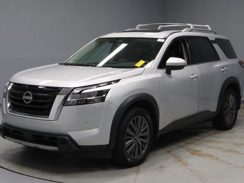 Certified 2023 Nissan Pathfinder SL w/ SL Premium Package AWD/4WD image 8