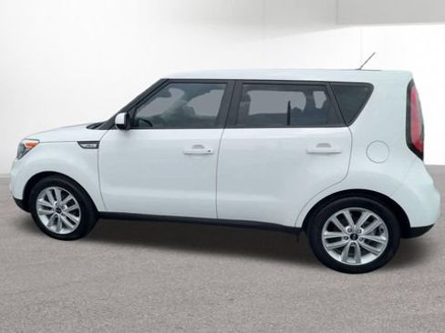 Used 2019 Kia Soul + FWD image 5