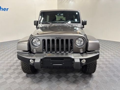 Used 2016 Jeep Wrangler Unlimited Sahara AWD/4WD image 8